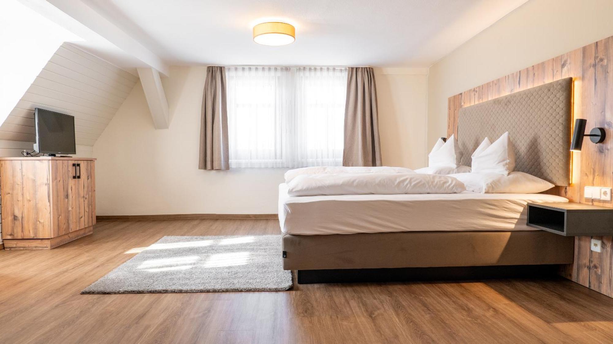 Hotel & Restaurant Post Laichingen المظهر الخارجي الصورة