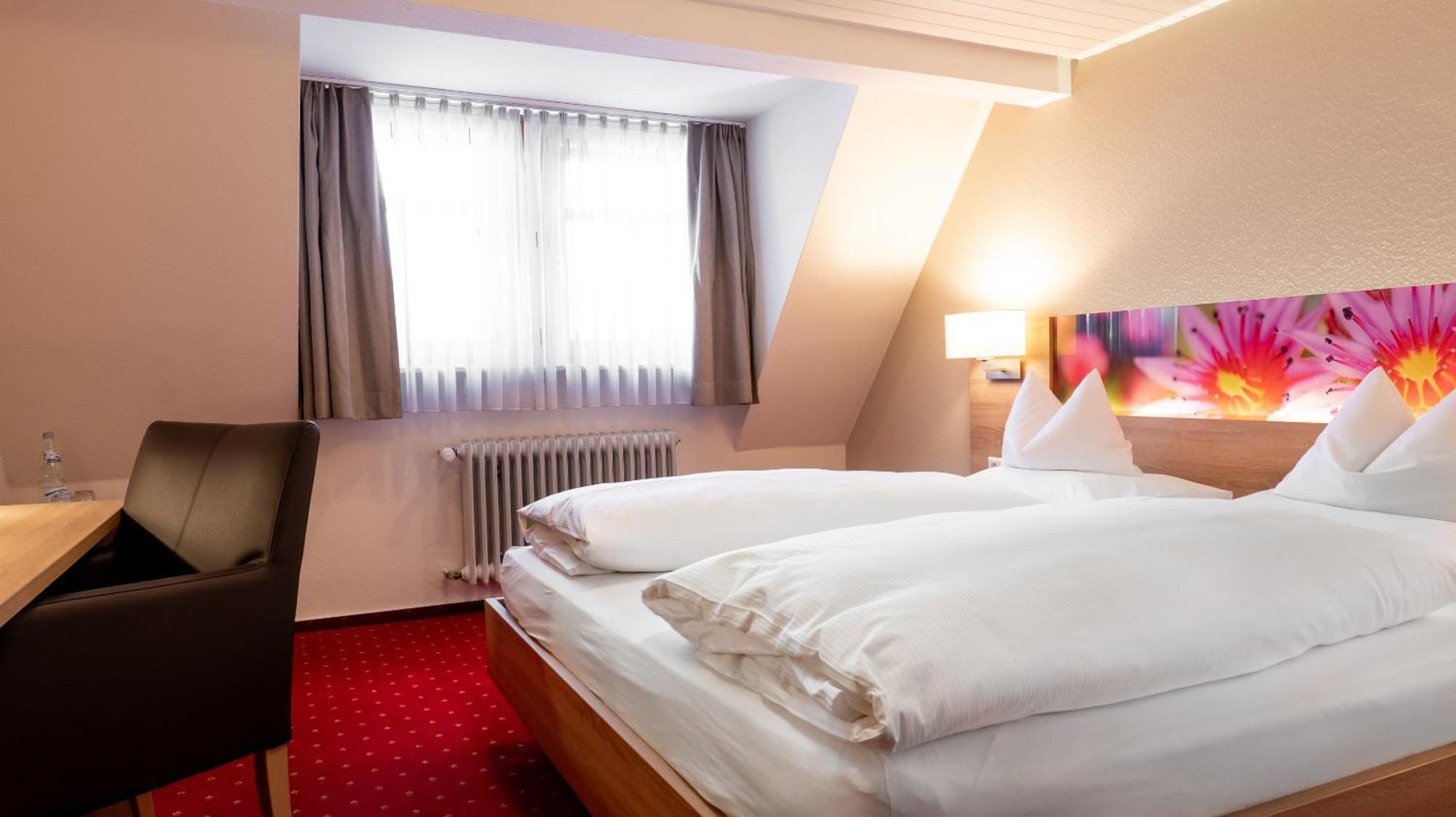Hotel & Restaurant Post Laichingen المظهر الخارجي الصورة