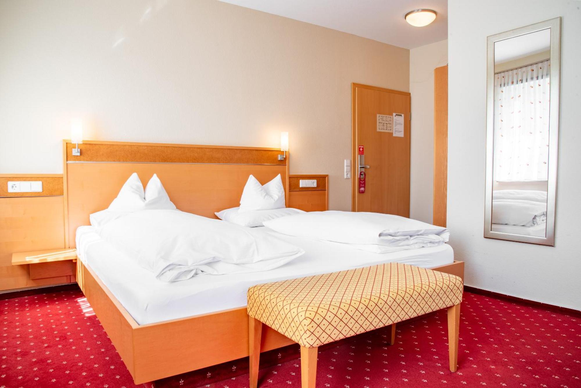 Hotel & Restaurant Post Laichingen المظهر الخارجي الصورة