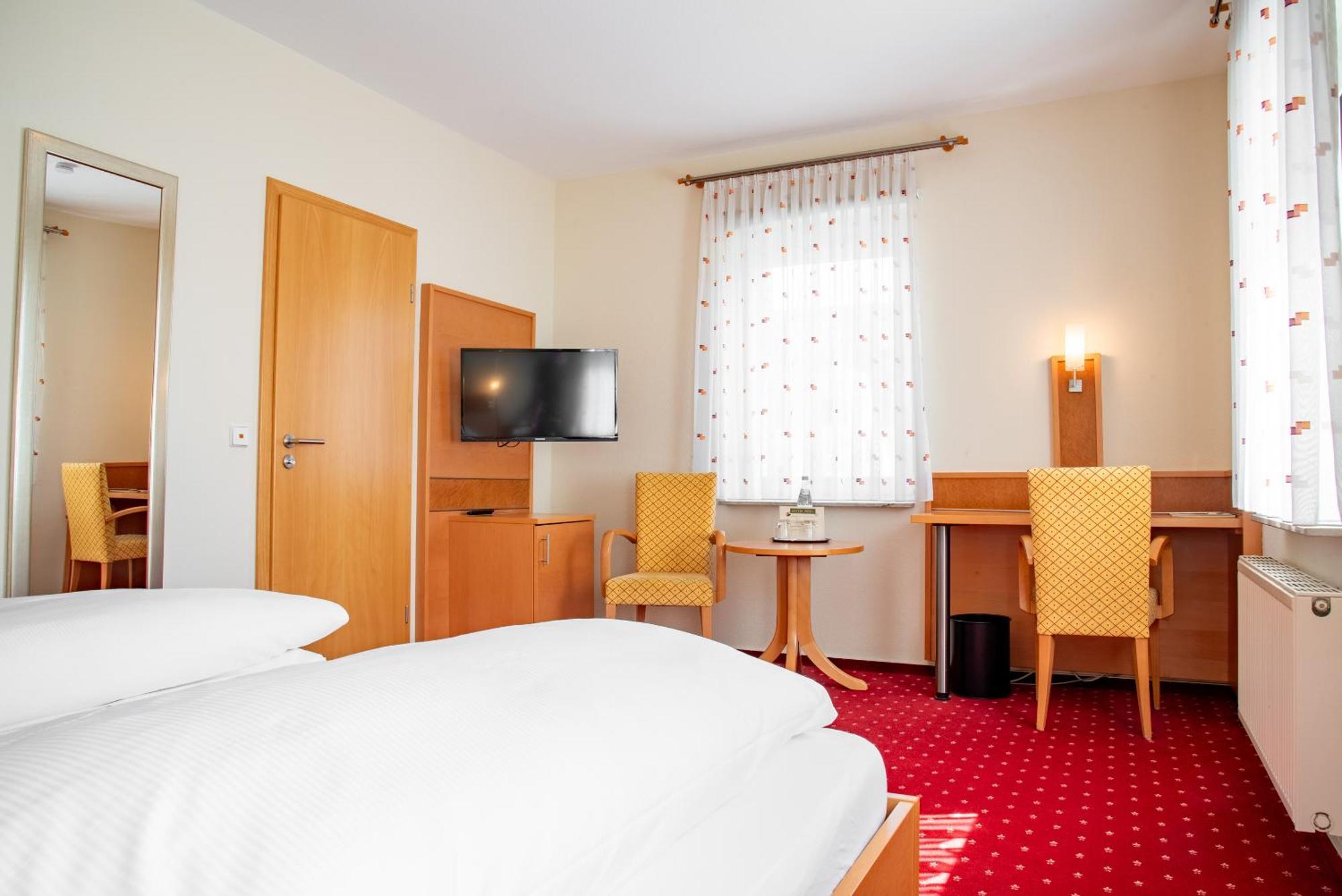 Hotel & Restaurant Post Laichingen المظهر الخارجي الصورة