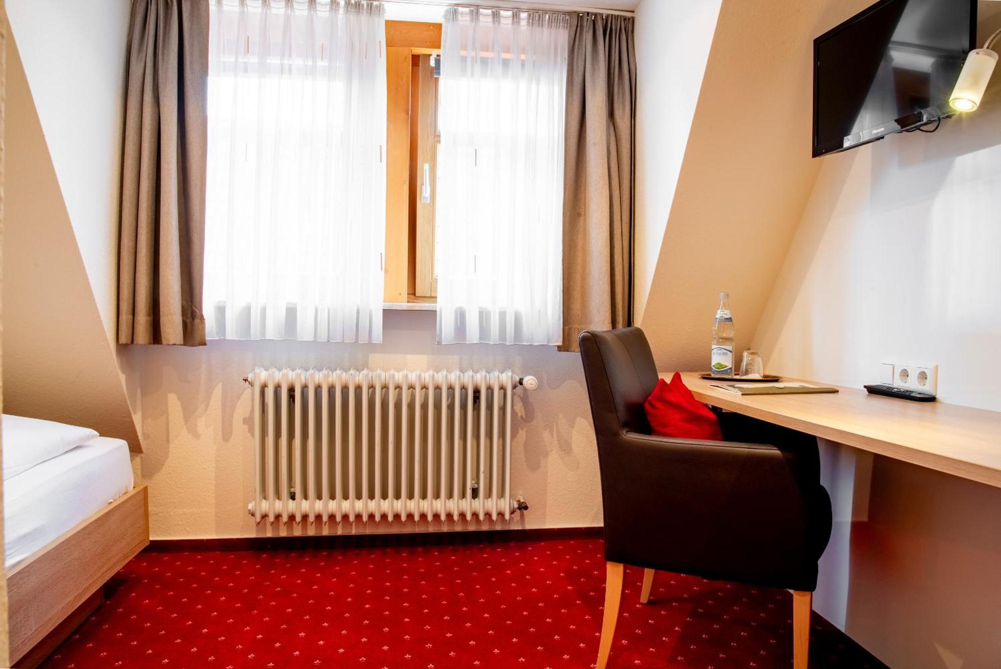 Hotel & Restaurant Post Laichingen المظهر الخارجي الصورة